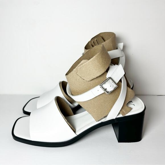 CALVIN KLEIN WOMEN'S JEROTY HEELED WOMEN SANDAL HEELS SIZE 11 BRAND NEW - Picture 1 of 9